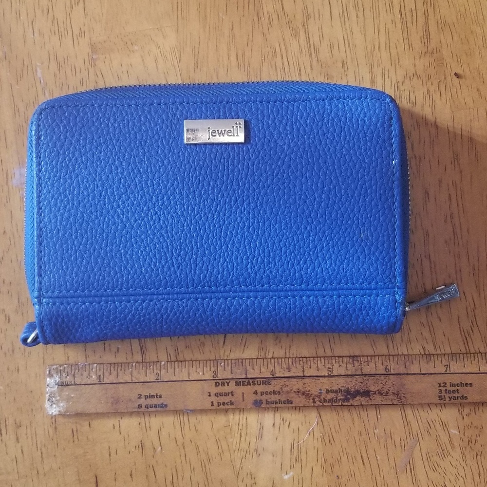 Rolling jewel wallet